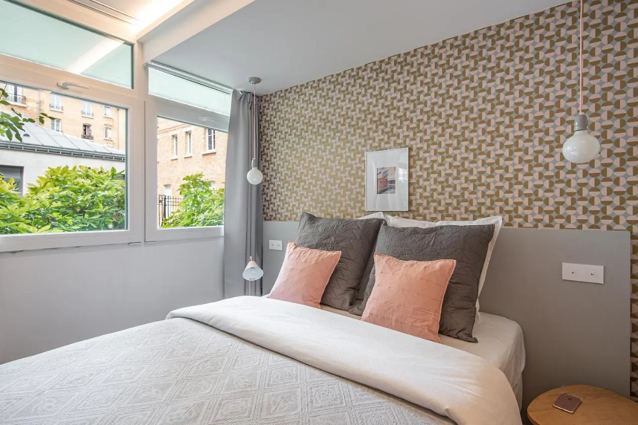 New - Villa Urbaine Au Coeur De Paris - 6 Pers Apartment